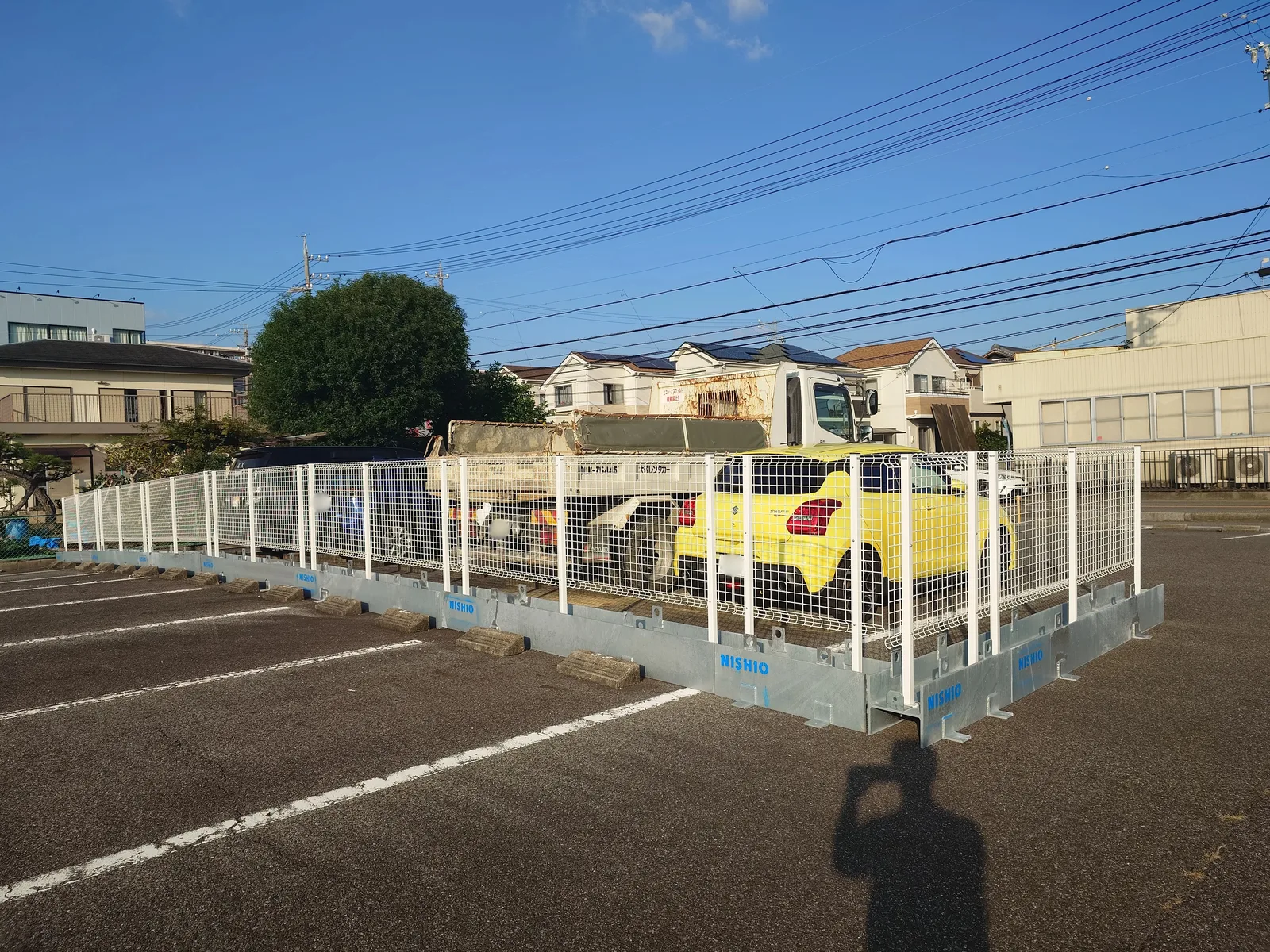西尾レントオール株式会社 屋外バリケード 導入事例